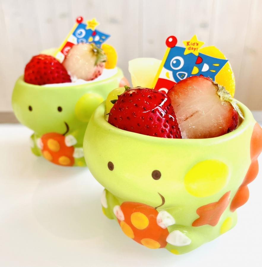 恐竜カップのキッズデザート_[f2]